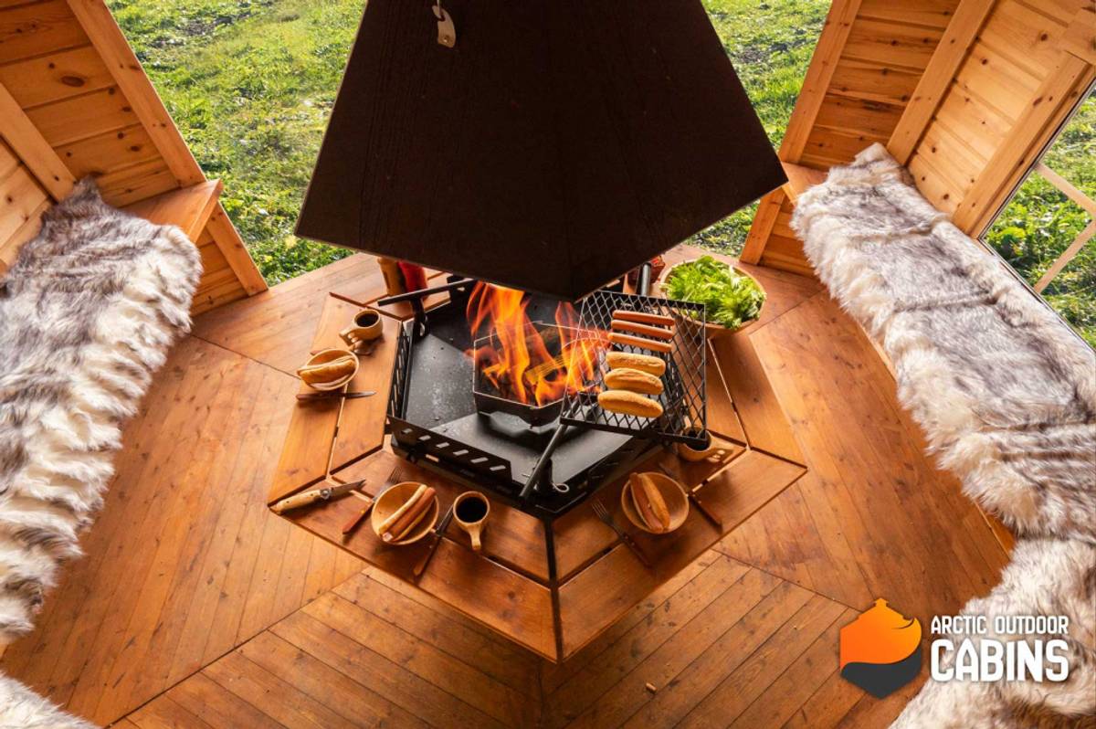 Gapahuk 10 m2 Royal med grill og benker